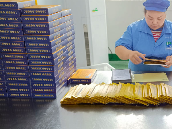 為什么選擇黑膏藥oem，膏藥oem貼牌發(fā)展前景越來越好是什么原因？